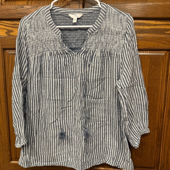 Time & Tru Blouse Top M Medium Smocked Peasant Boho Lightweight Blue White - Picture 1 of 6